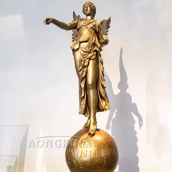 Известная медная религиозная скульптура Архангела в натуральную величину на продаже