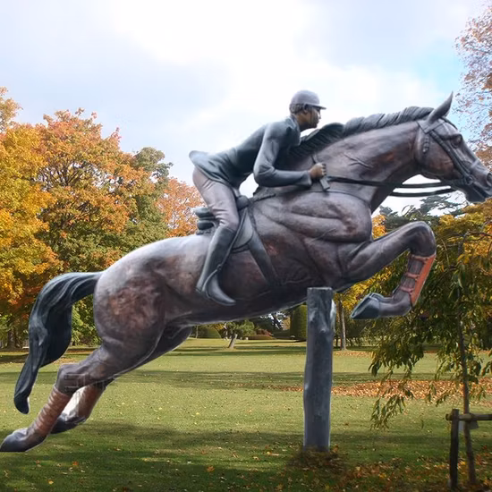 Бронзовая статуя Чоллимы в Пхеньяне