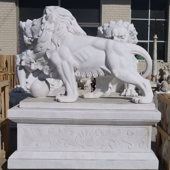 Украшение двери отеля, большая мраморная резьба, статуя статусного льва