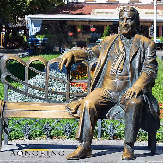 Современный сад, читающий книгу, бронзовые скульптуры человека на скамейке на продажу